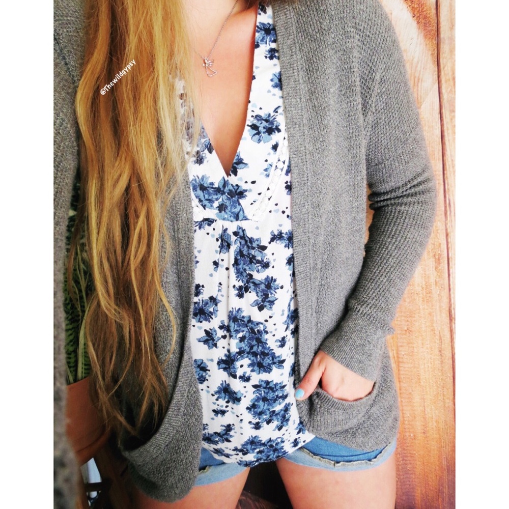 American Eagle light weight gray cardigan 🌿 - Picture 6 of 9